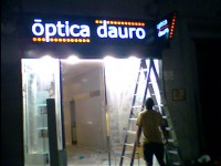 /album/galeria-de-fotos1/rotulo-y-banderola-en-alucobond-fresado-jpg/